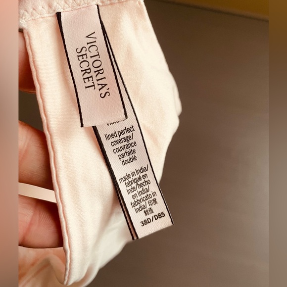 Victoria's Secret Pink Full Coverage Bra - Picture 5 of 5